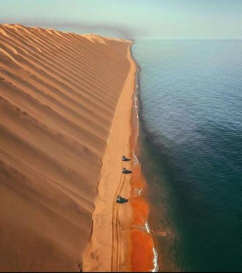 this-is-namibia-where-the-desert-meets-the-ocean